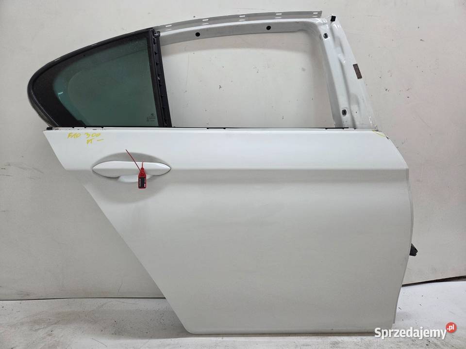 DRZWI PRAWE TYLNE BMW F10 300 osobowe