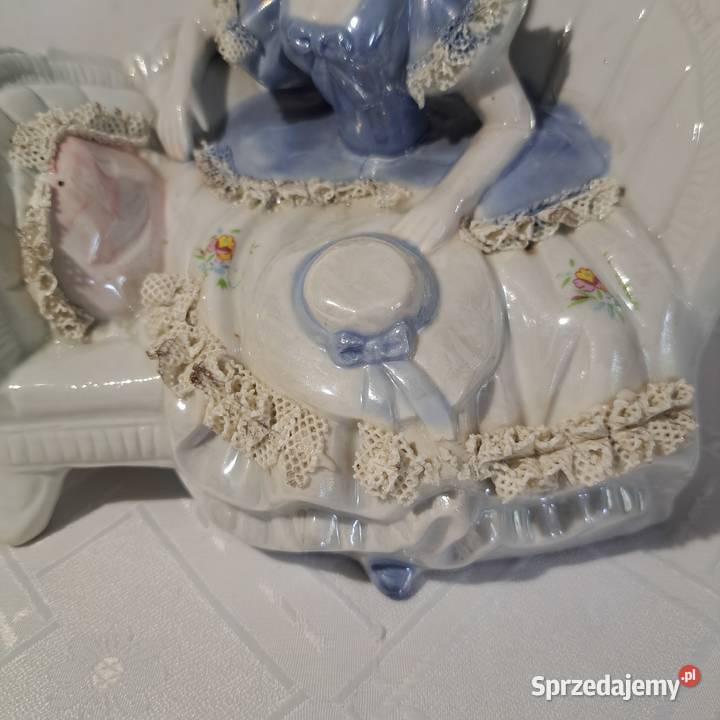 porcelanowa figurka dama z epoki wiktoriańskiej Porcelana i szkło Warszawa