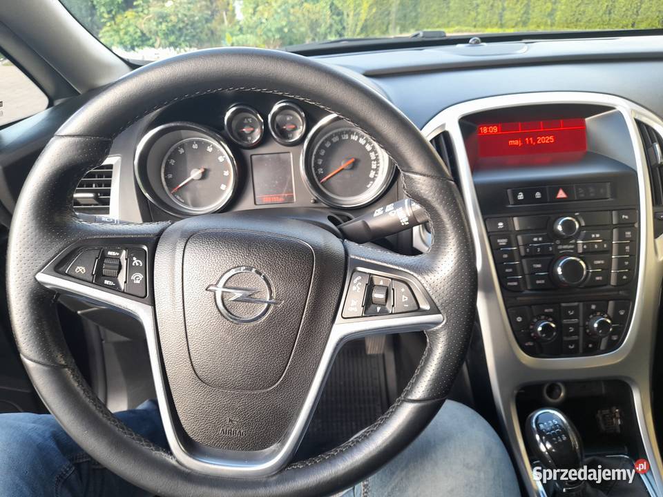 Opel asta J niski przebieg Luborzyca