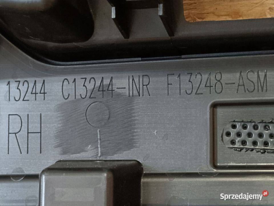 GMC SIERRA 20 USA LISTWA BŁOTNIK PRAWY TYŁ Pleszew