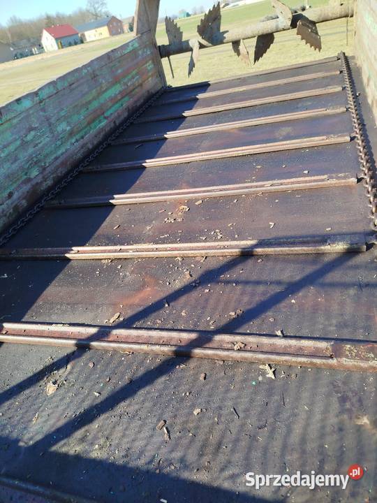 Rozrzutnik jedno osiowy nieuszkodzony Kobylin