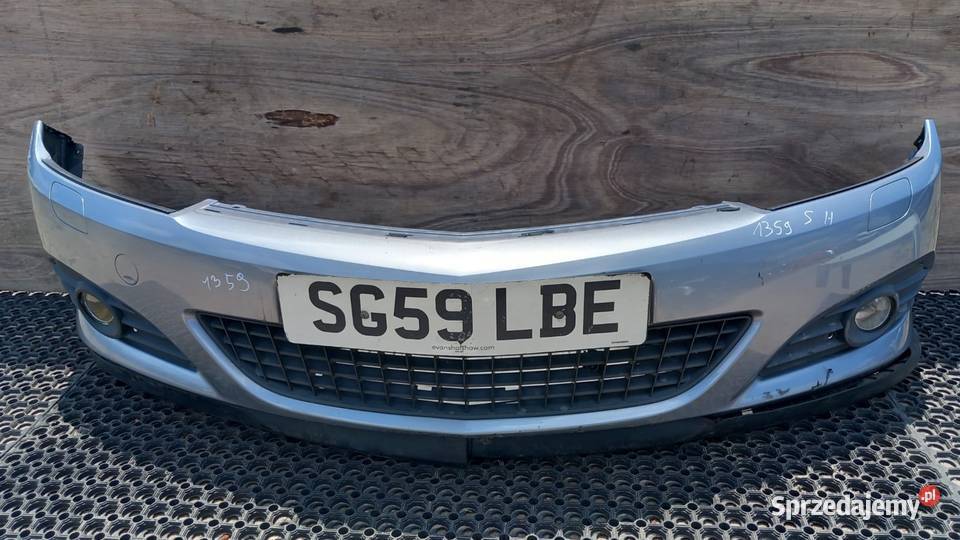 OPEL ASTRA H GTC ZDERZAK PRZÓD Z163 HALOGEN Zbierkowo