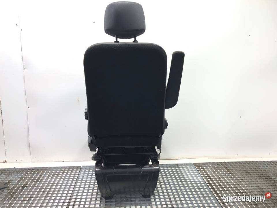 FOTEL LEWY PRZÓD RENAULT MASTER III Bus