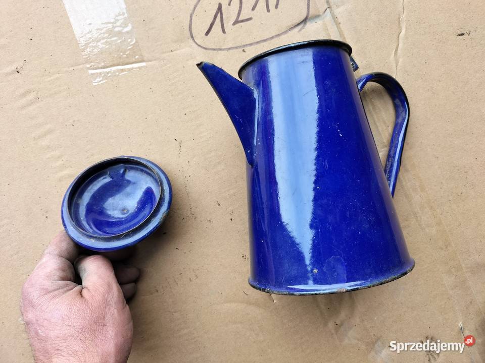 CZAJNIK DZBANEK EMALIOWANY METALOWY PRL ŻELAZNY Dzbanki, karafki i mleczniki