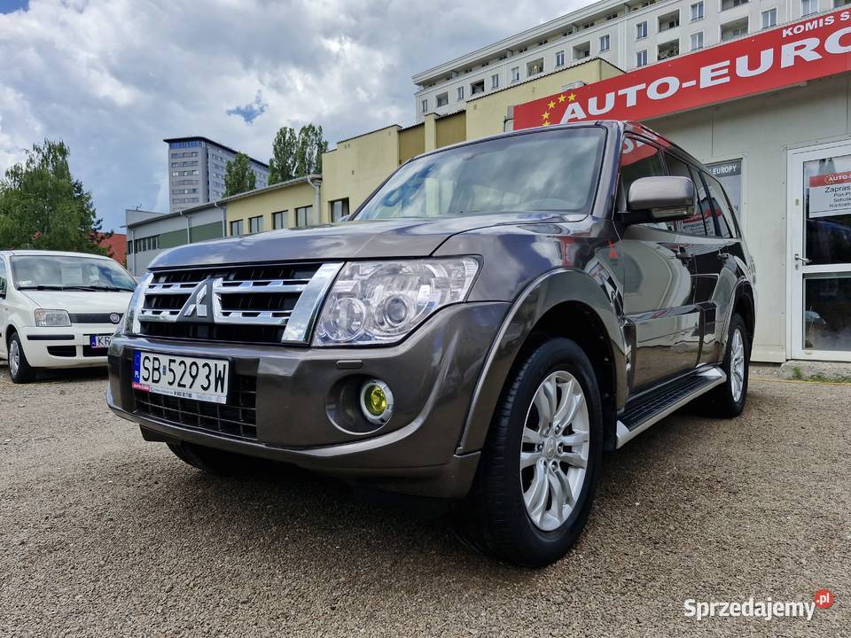 Salon 32 DiD 200 4x4 Dakar Edition lakier Pajero Kraków