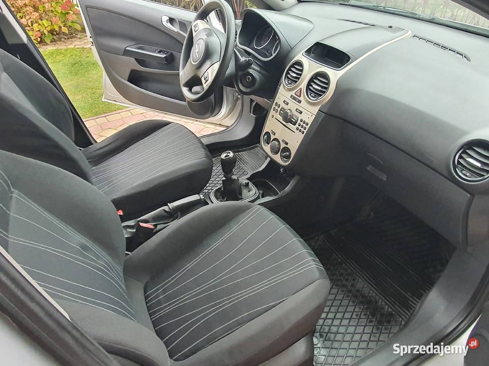 OPEL CORSA 12BENZYNA 2007 czujnik zmierzchu Łęg Tarnowski sprzedam