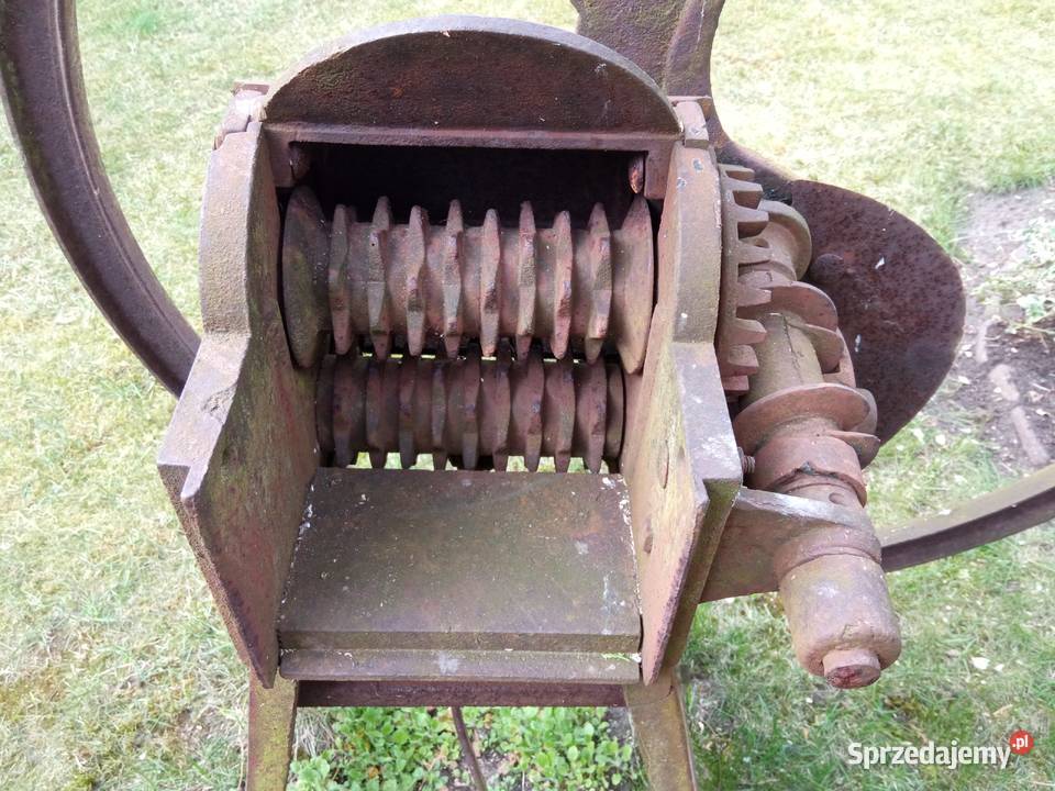 Zabytkowa żeliwna sieczkarnia Skarżysko-Kamienna
