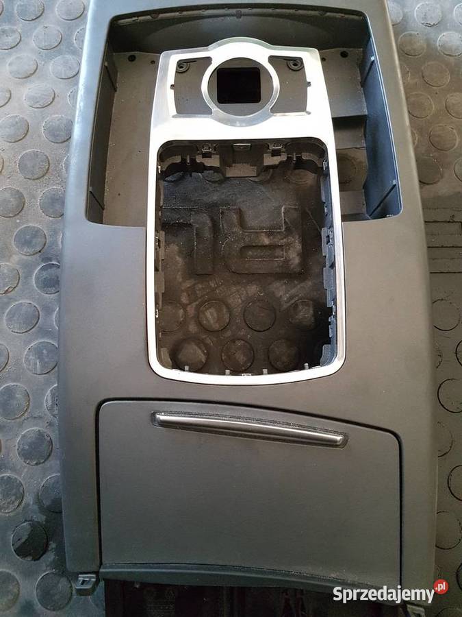 AUDI A6 C6 TUNEL MMI POPIELNICZKA UCHWYT NA