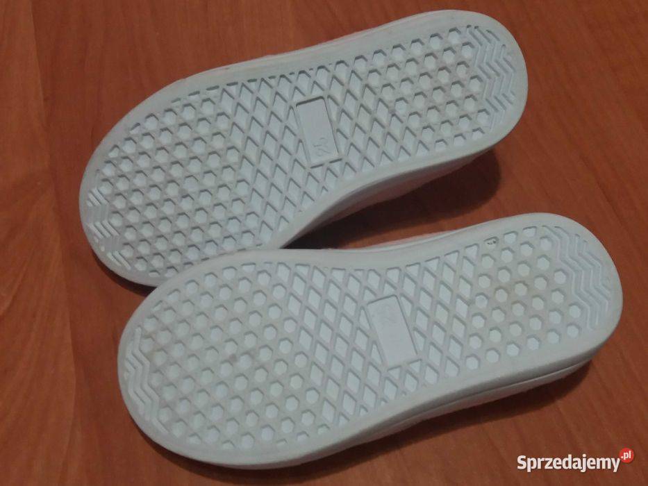 Wsuwane trampki Barbie r 25 Wąbrzeźno