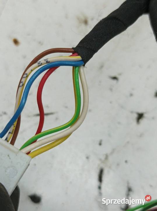 LUSTERKO PRAWE 14PIN EUROPA 2138102600 Mercedes