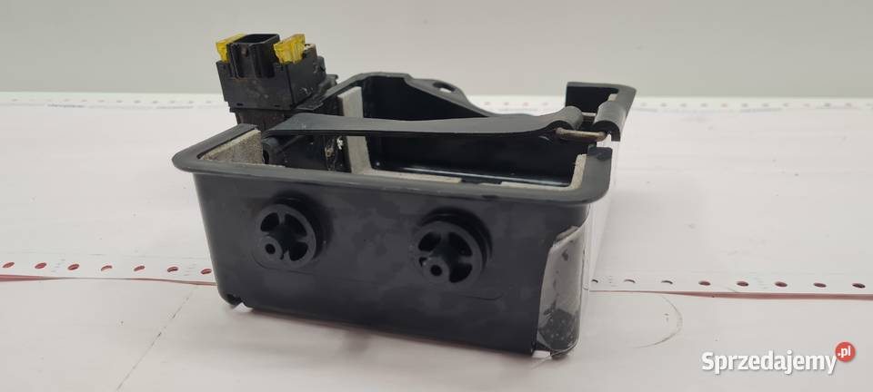 Suzuki Intruder 125 plastik podstawa akumulatora