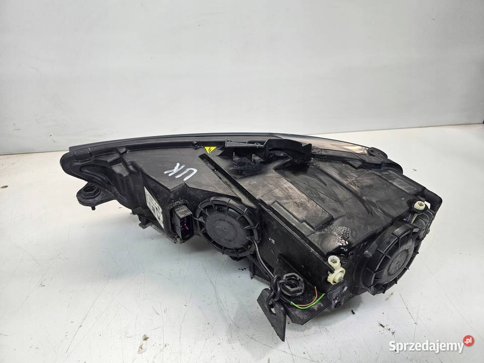 REFLEKTOR XENON LED PRAWY AUDI A3 8V 8V0941032A Przystajń