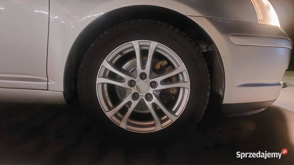 Avensis 7 lat w jednych rekach Nasutów