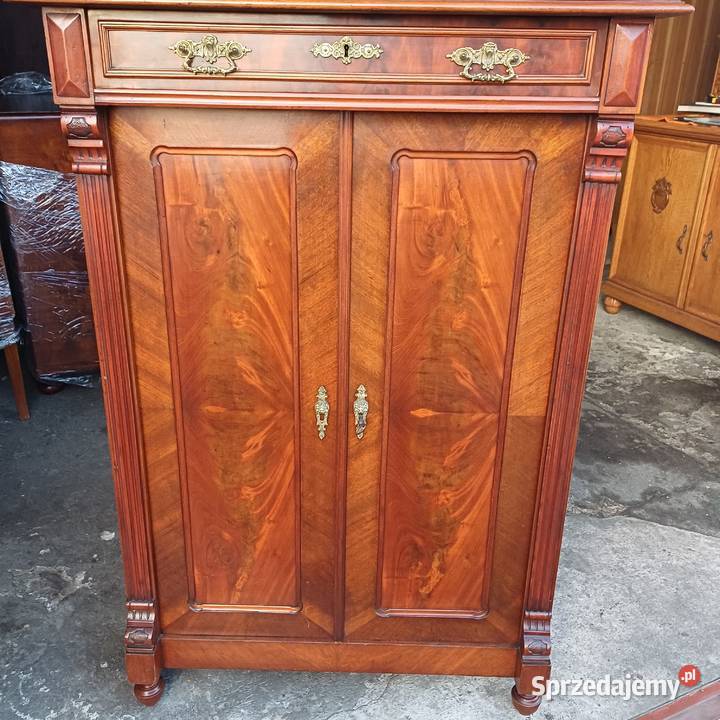 Zabytkowa Bieliźniarka w stylu Eklektycznym Suchorzew