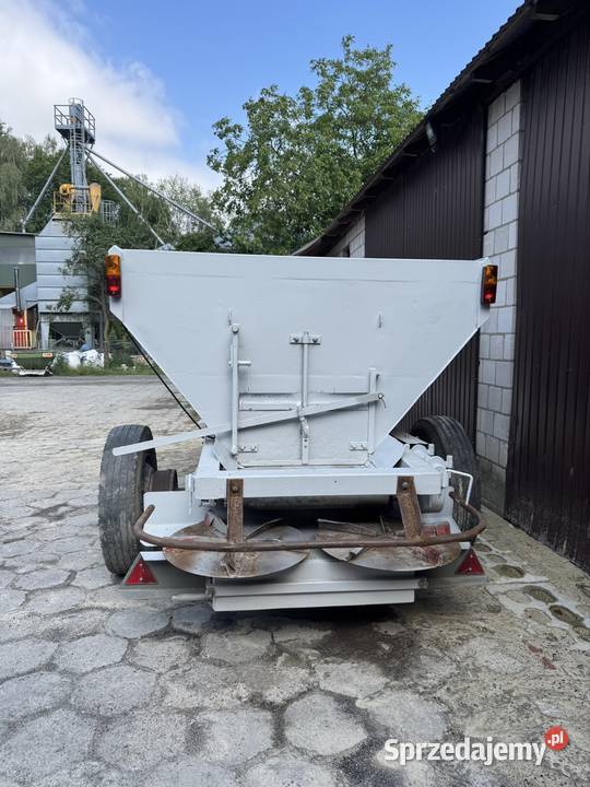Rozsiewacz wózek do wapna Bredal 6t Krynice