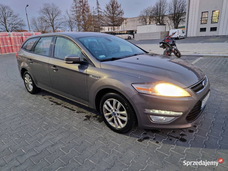 Ford mondeo kombi 2013 16 benzyna klimą itp sprzedam