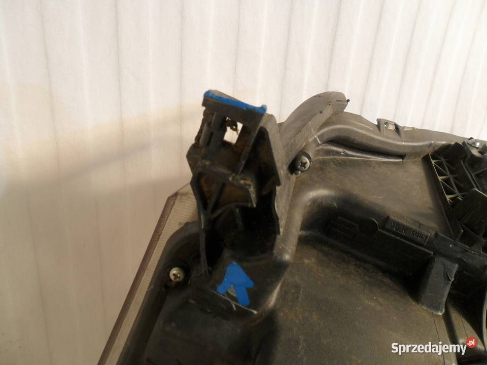 LAMPA PRAWY PRZÓD REFLEKTOR XENON EU TOYOTA Nowy Tomyśl sprzedam