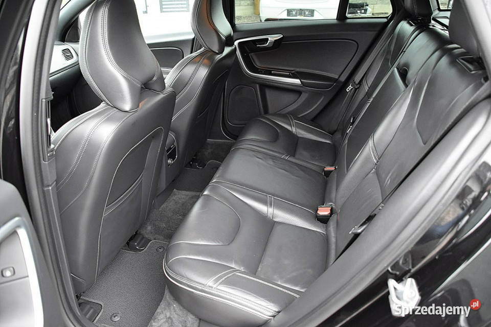 Volvo V60 24D6 AWD 288 RDesign Plugin Hybrid Led czarny Nowe Kucice