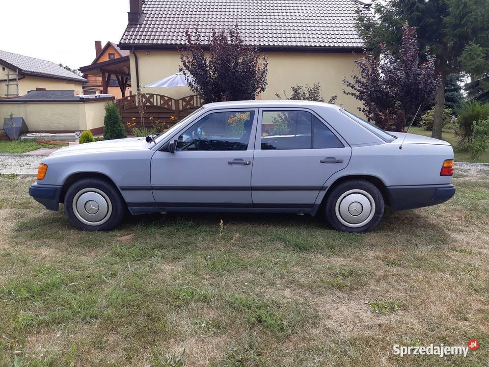 MERCEDESBENZ 230E USZKODZONY Janów
