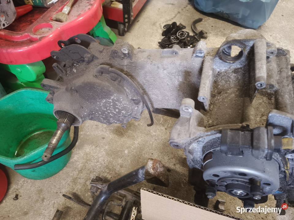 Piaggio x8 x9 Xevo słupek silnika