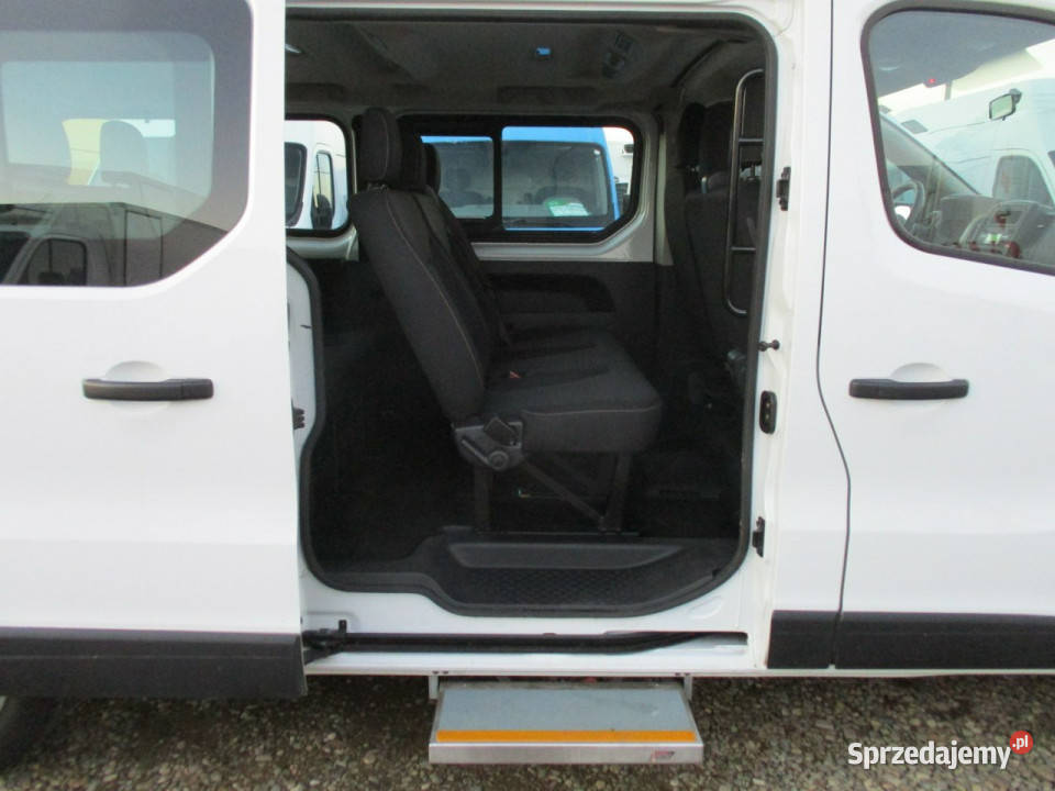 Renault Trafic 16 DCI 125 L2H1 9 osób FV23 III diesel sprzedam