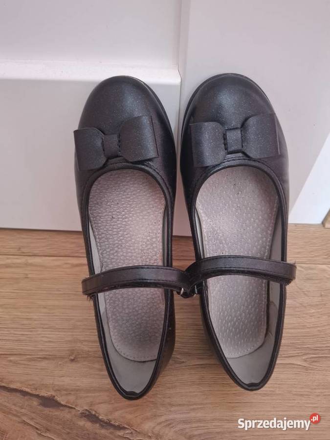 Czarnemieniące się buty wizytowe balerinki dziewczynka Wąbrzeźno