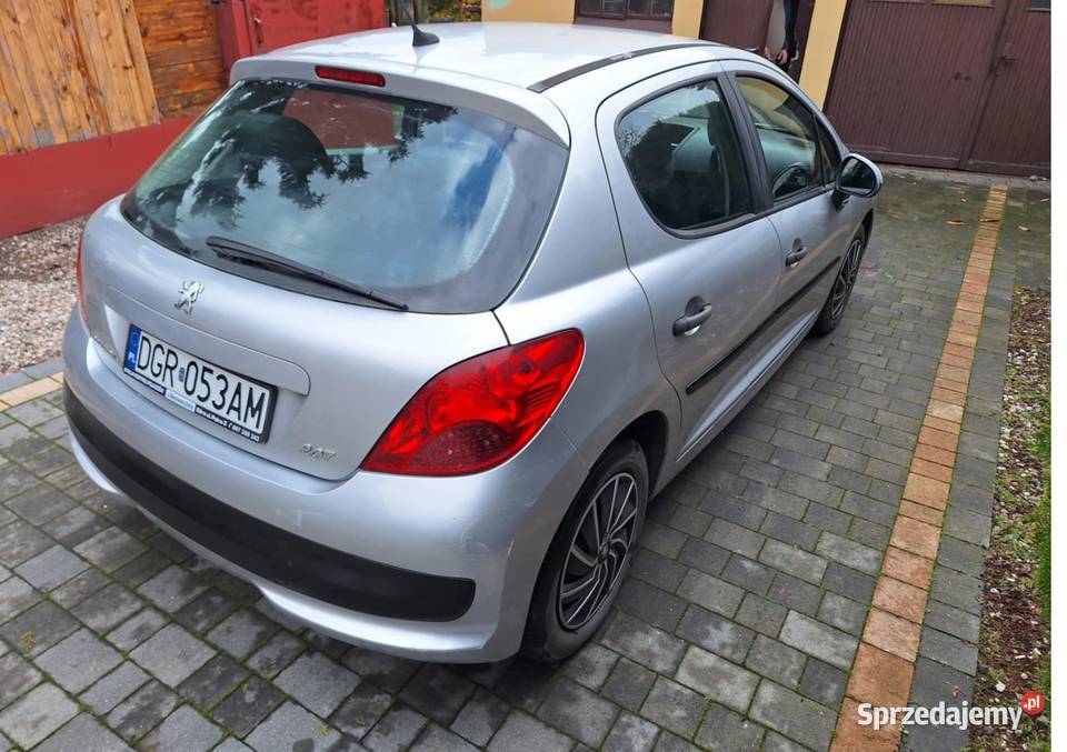 Peugeot 207 r 2009 LPGbenzyna srebrny Góra