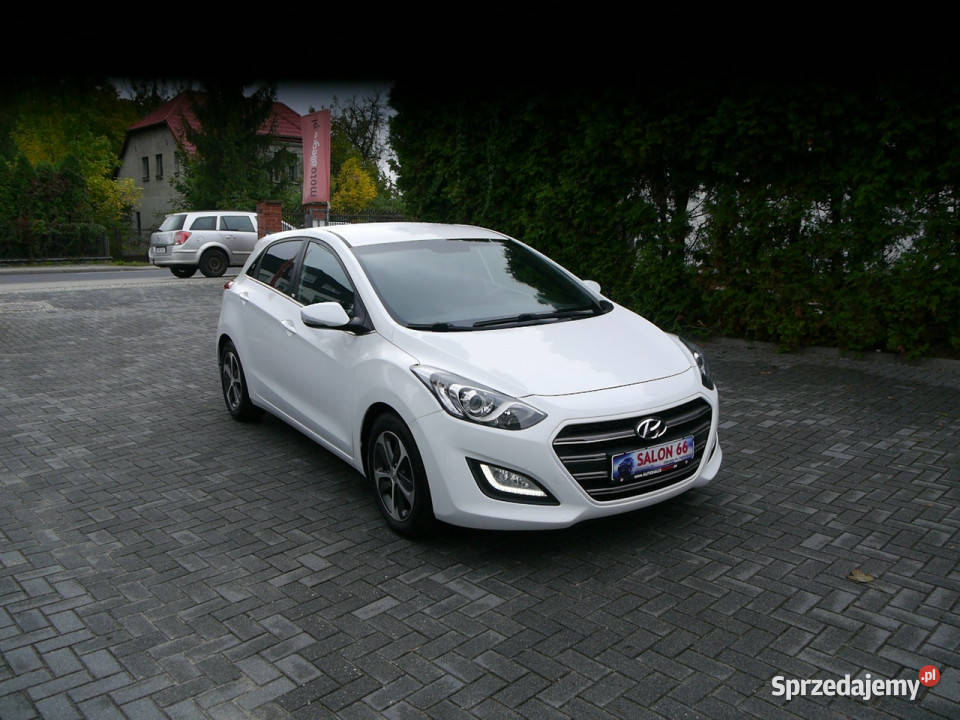 Hyundai i30 16d Stan B 100bezwypadkowy 1wł z aluminiowe felgi Samochody osobowe Częstochowa sprzedam