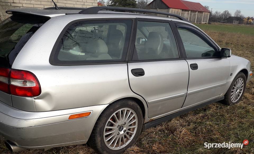 volvo v40 18b na alufelgach 16 na czesci Radzyń Podlaski sprzedam