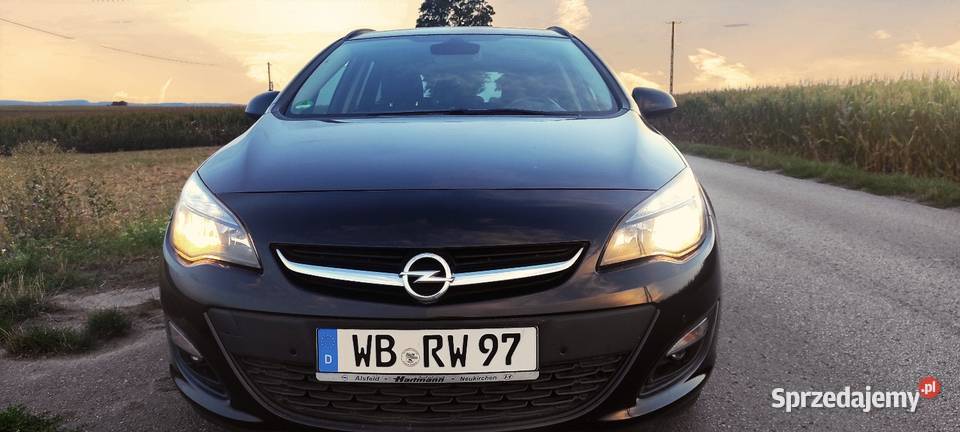 Opel Astra J 16CDTi 110 154000 2015 z Niemiec światła przeciwmgielne Przeworsk