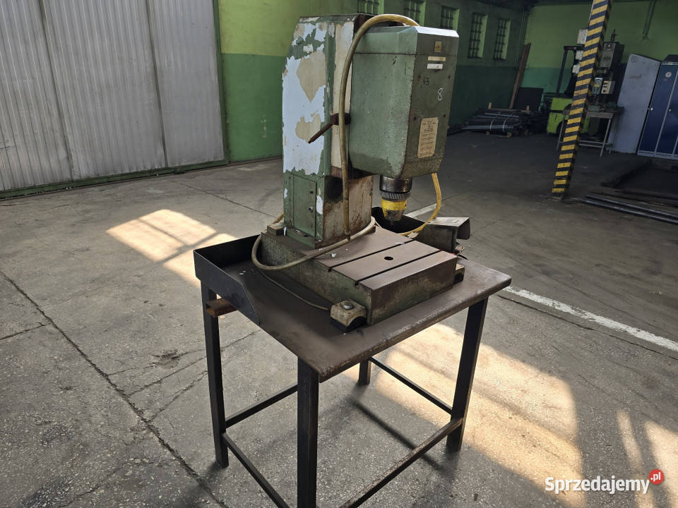 Pneumatyczna nitownica radialna BRCKER PN 210 8 Biskupice