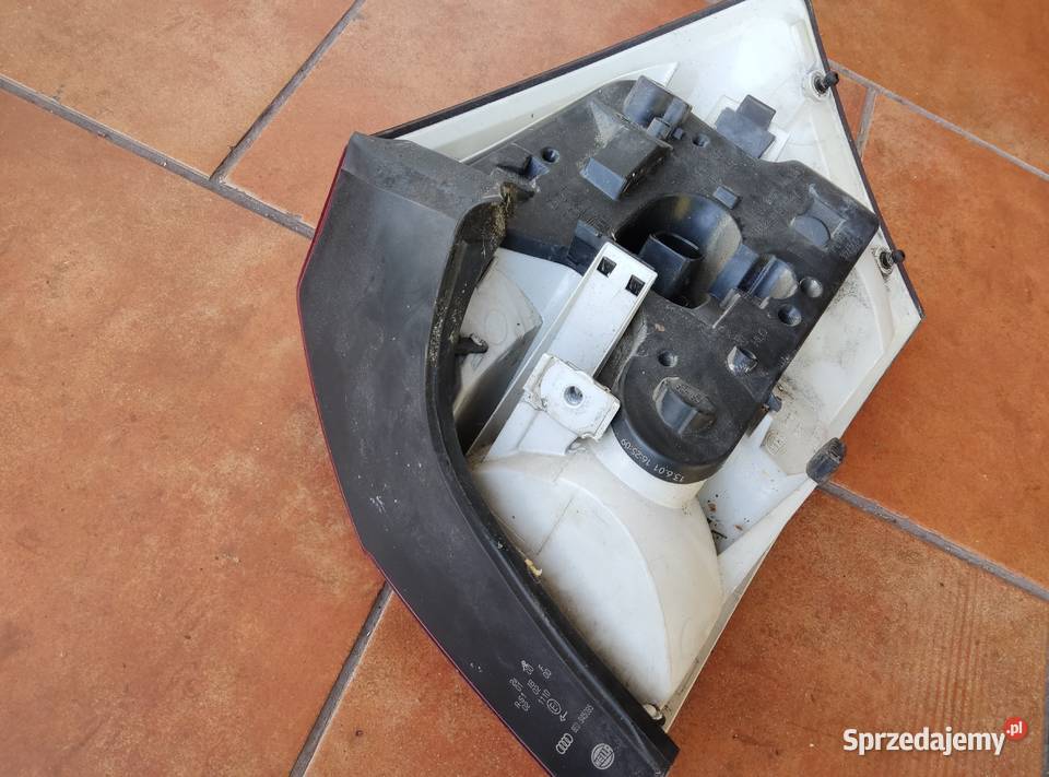 Lampa lewa tył audi a4 b6 hella sedan Lampy tylne Połaniec sprzedam