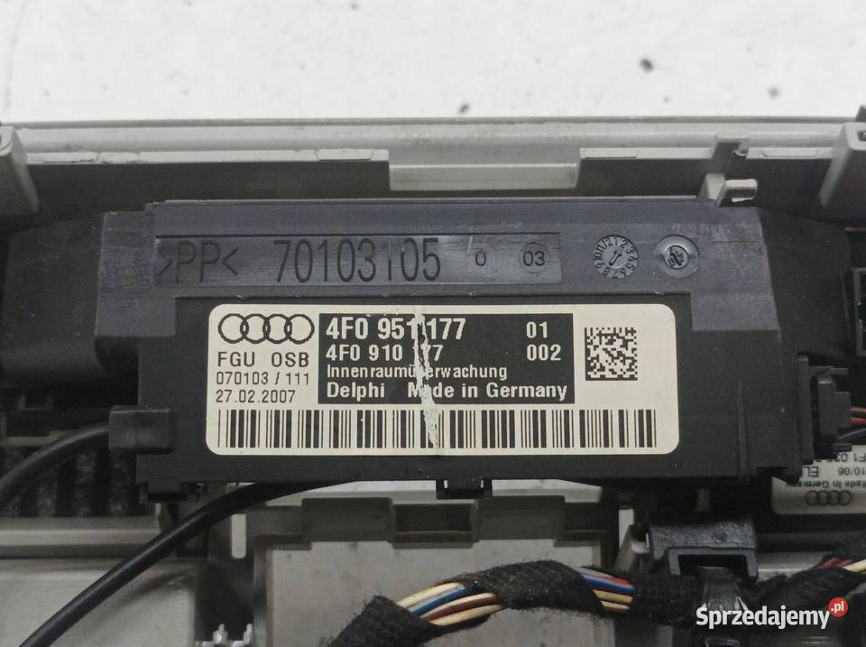 LAMPKA PODSUFITKI 4L 4L0947135F Audi Q7 I Oświetlenie kabiny