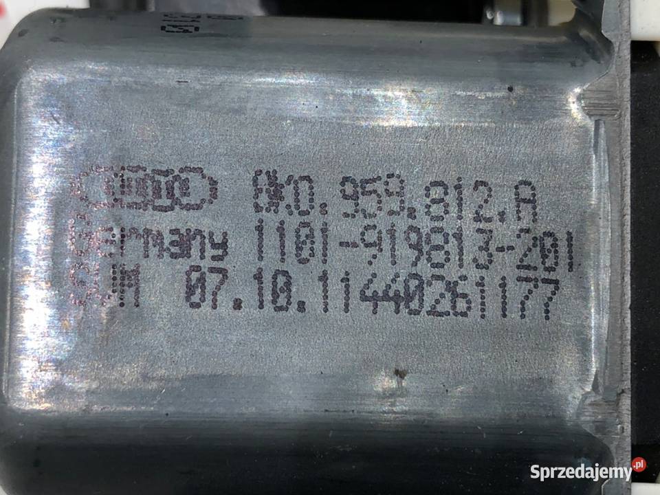 PODNOŚNIK SZYBY PRAWY TYŁ AUDI A6 C7 4G0839462