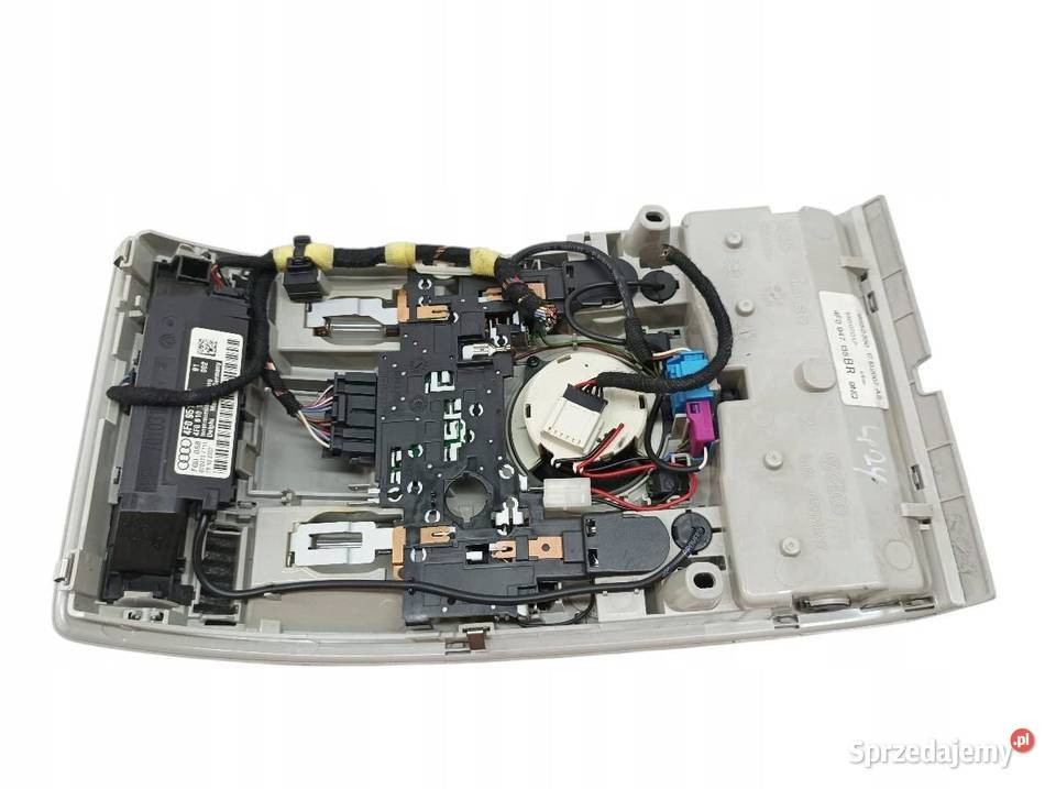 LAMPKA PODSUFITKI SZYBERDACH 4F0947135BR Audi A6 Oświetlenie kabiny sprzedam