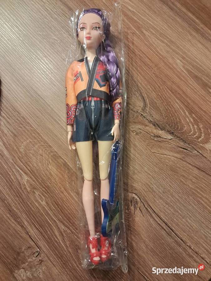 nowa lalka z gitarą wysokość 31 Sandomierz