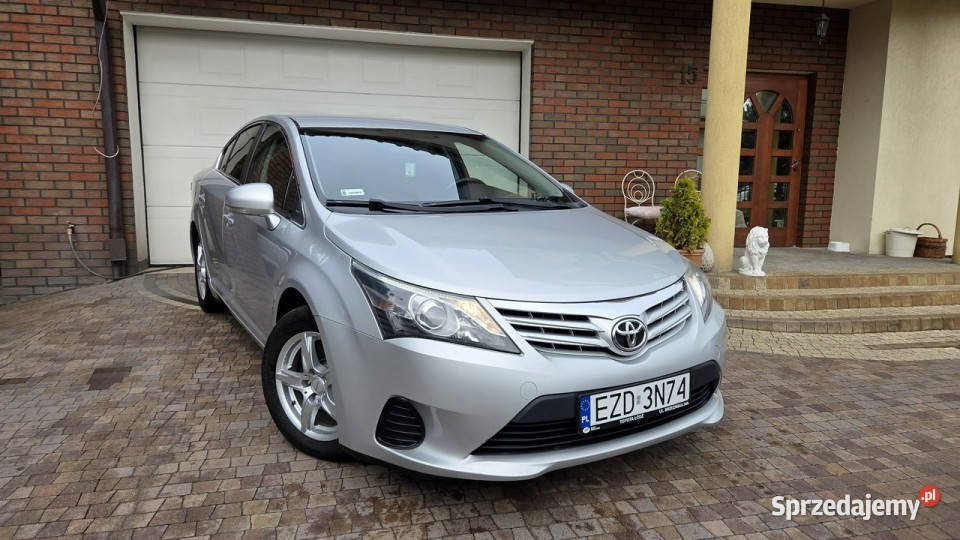 Toyota Avensis 2 0 D4D 124 T27 Salon super stan diesel łódzkie sprzedam