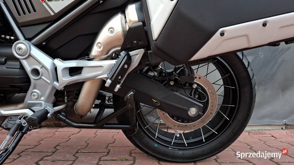 Moto Guzzi V85 Travel 2023 śląskie