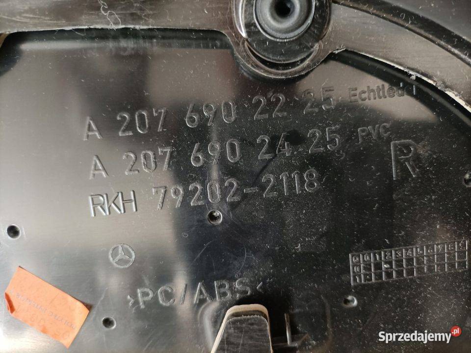 Tapicerka Boczek Prawy Tył Mercedes W207 212 Pleszew