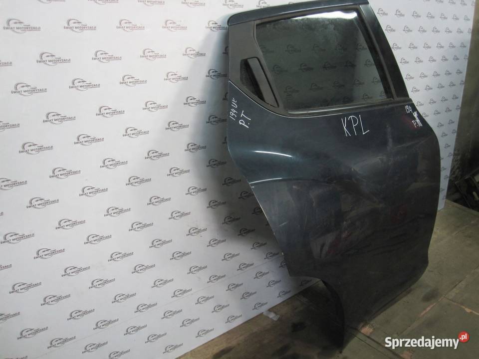 NISSAN JUKE 11r drzwi prawe tył osobowe