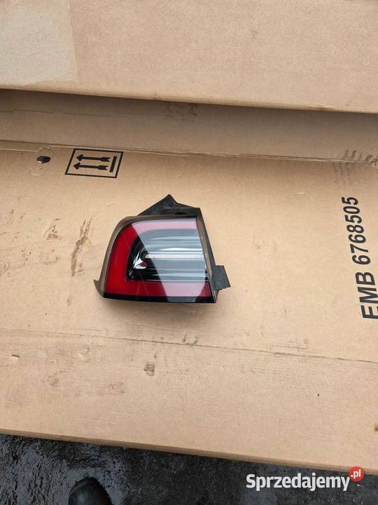 Lampa lewa lewy tył tylna Tesla Model Y 24529201 Lampy tylne sprzedam