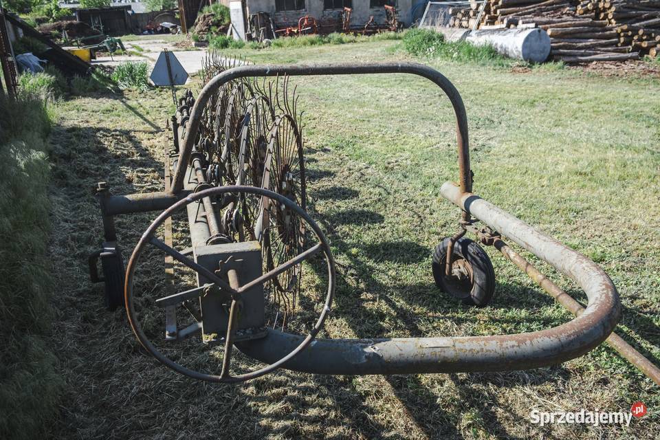 Wyprzedaż gospodarstwa zgrabiarko przetrząsarka Zgrabiarki i przetrząsacze Mosina