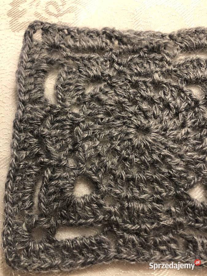 kwadraty Babuni na szydełku poduszki Zegrze