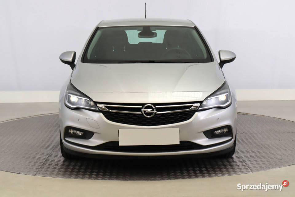 Opel Astra 14 T wielofunkcyjna kierownica