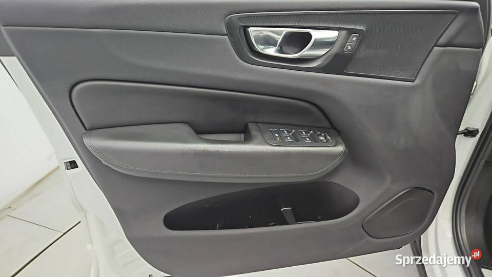 Volvo XC 60 B4 B Core aut Z Polskiego salonu Warszawa