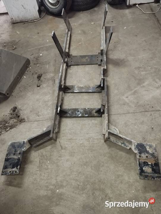 Zabudowa rama leśna spodu ciągnika Valtra Valmet Stąporków