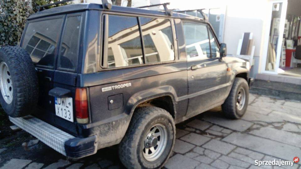 Isuzu Trooper 26 Wrocław granatowy