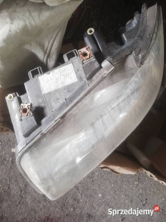 Lampa przód prawa lewa Audi a3 8p części osobowe podlaskie Grajewo