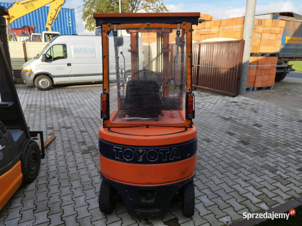 Wózek widłowy Eklektyczny Toyota FBM 16 80V elektryczny Wózki widłowe Strzyżew