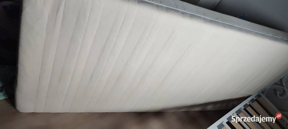 Sprzedam łóżko metalowe białe Ślesin